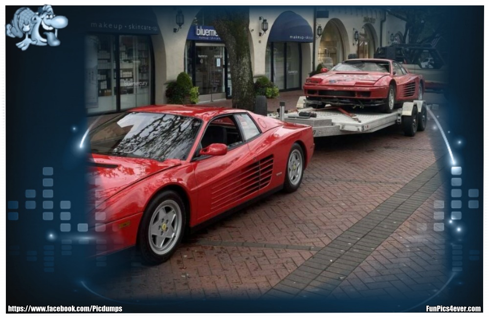 Ferrari mit Anhänger