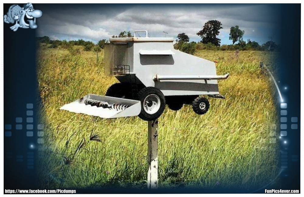 Briefkasten - einen Mähdrescher hat auch nicht jeder als Briefkasten. Nette Idee.