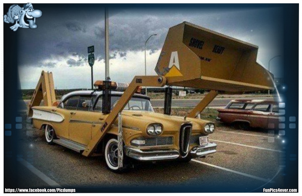 Cadillac Baumaschine - hier kommt doch Freude auf der Baustelle auf. Wer hat schon einen Cadillac als Baumaschine?