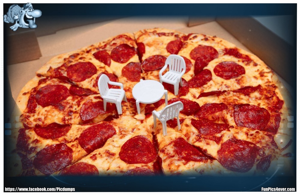 Stuhlkreis Pizza - na wie hat die Pizza denn geschmeckt? Kann man hier schön in der Runde ausdiskutieren.