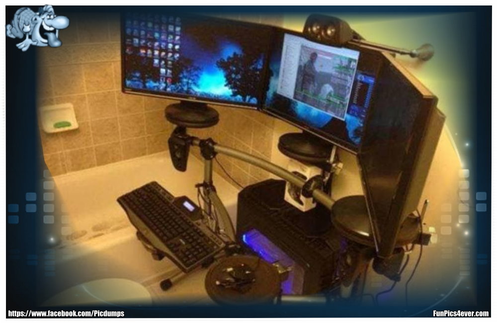 Bad Office - da kann man gleich ordentlich in der Badewanne zücken oder ganz entspannt dem Home Office nachgehen.