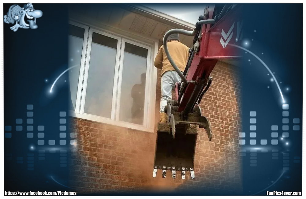 Hebebühne- mit einer Baggerschaufel. Arbeitsschutz geht alle an.