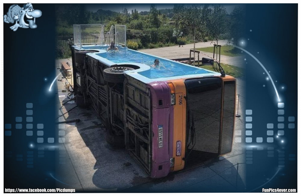Wer hat schon einen Bus als Pool? Nette Idee und eine schöne Abkühlung im Sommer.