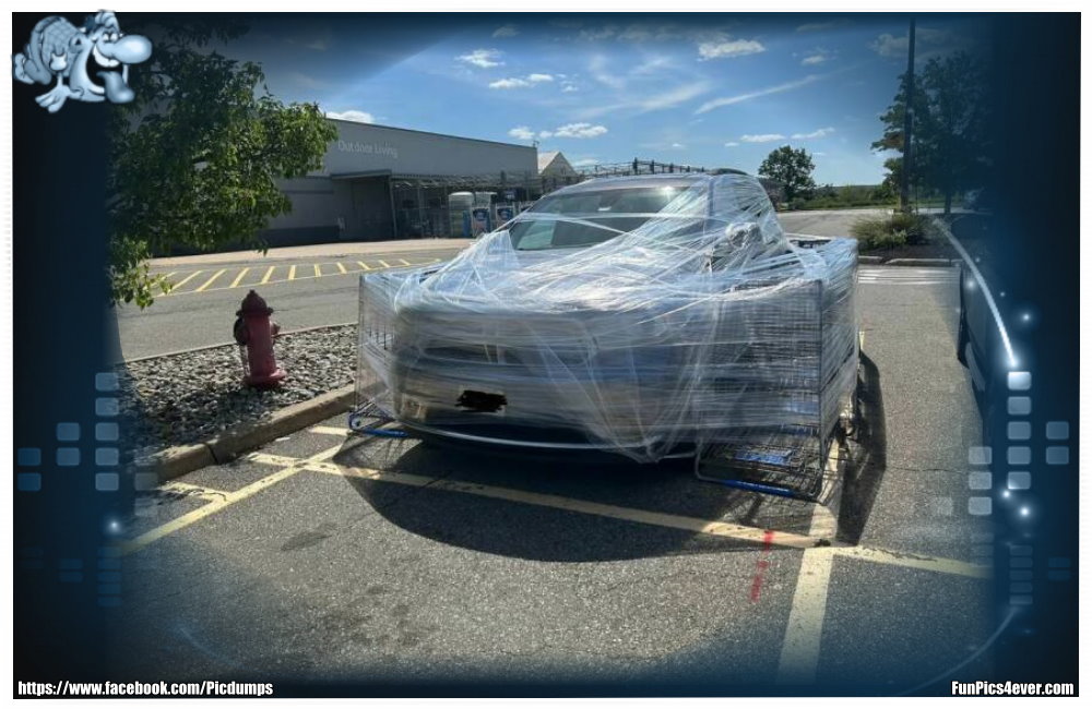 Parkplatz Prank der Extraklasse. Der Halter des Autos hat wahrscheinlich nicht nur Freunde.