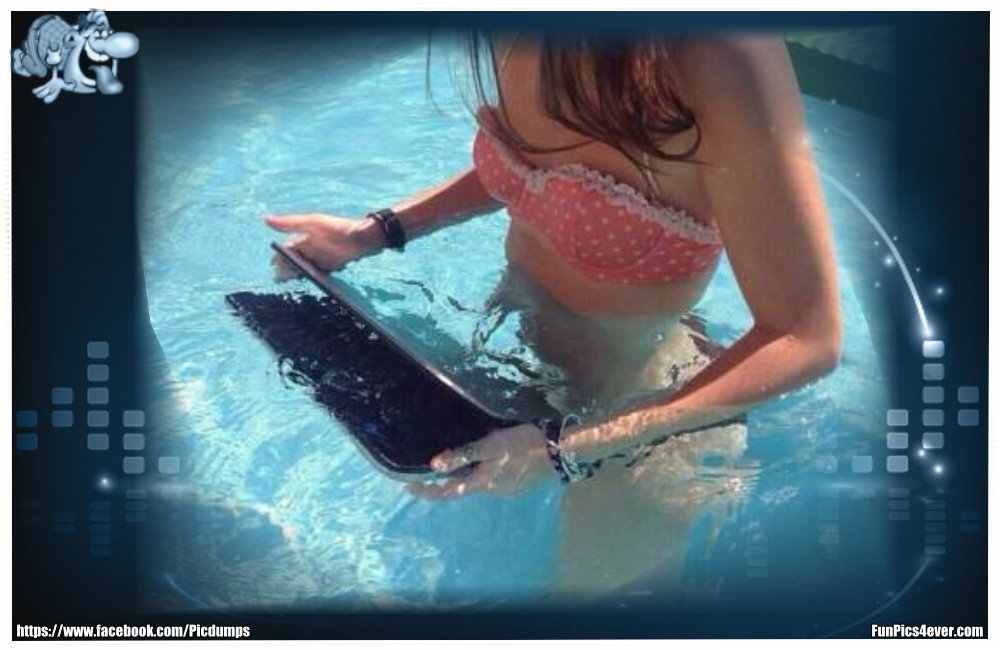 Da wird die junge Frau aber nicht viel Spaß mit ihrem Laptop im Pool haben. Unglaublich, oder?